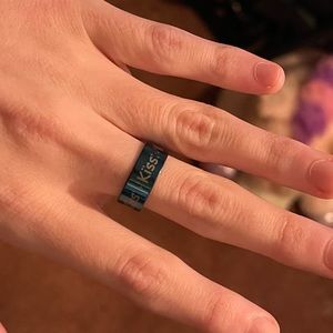 Y2K “Kiss” blue ring